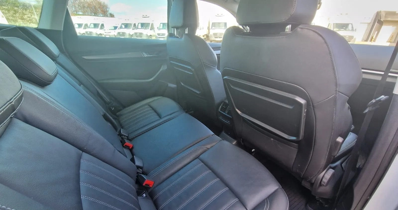 Skoda Karoq cena 85899 przebieg: 158000, rok produkcji 2019 z Gdańsk małe 301